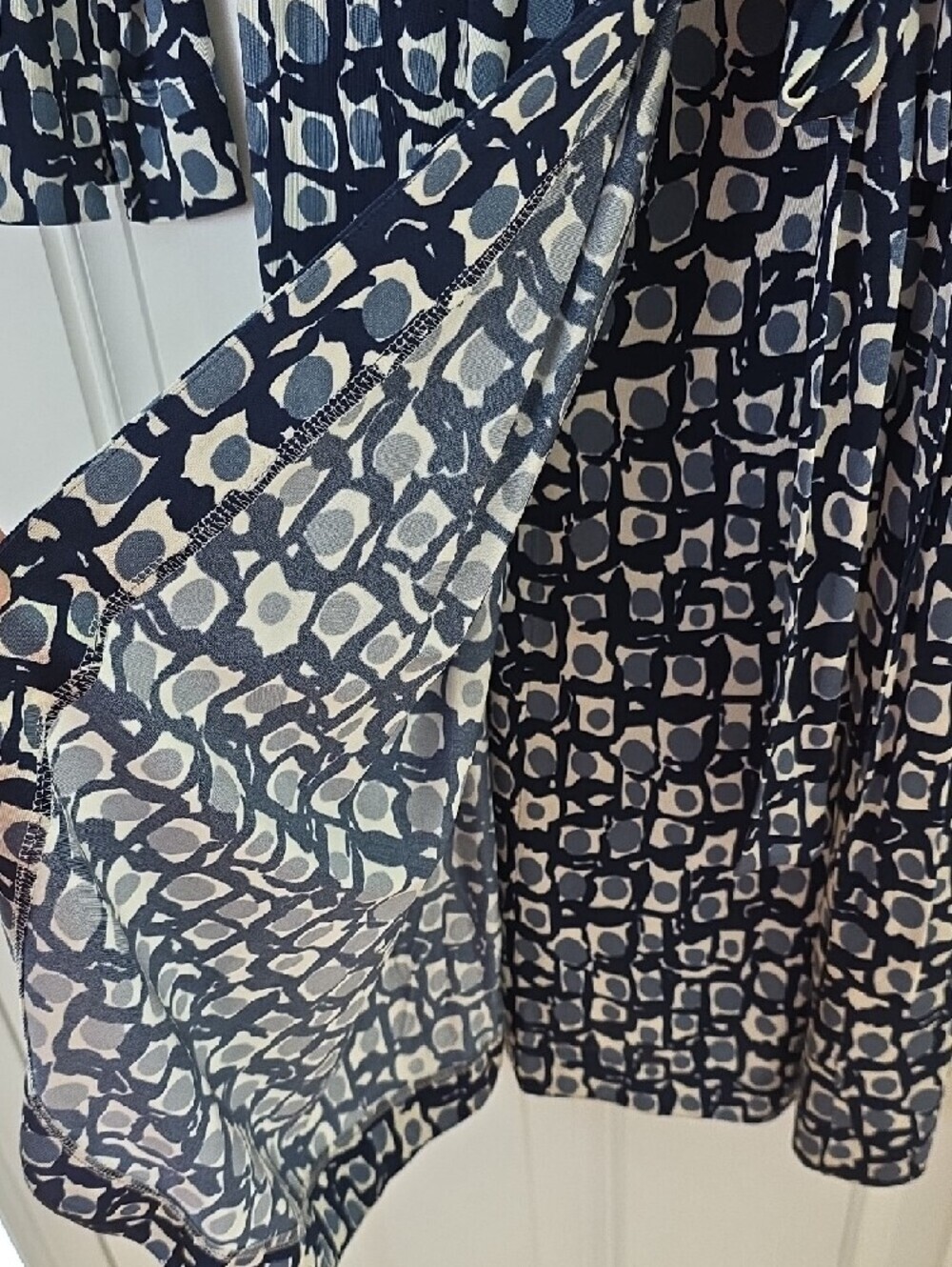 AGO e FILO Navy and White Geometric Long-Sleeve Wrap Dress.  Size 42 - Picture 7 of 14